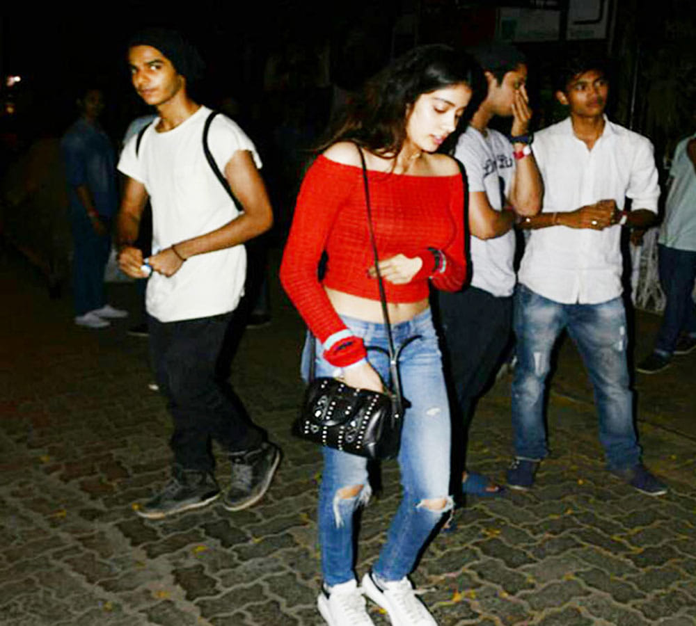 Ishaan Khattar And Jhanvi Kapoor Affair, They Are Told To Be Spot Together? Shahid Kapoor, Sridevi