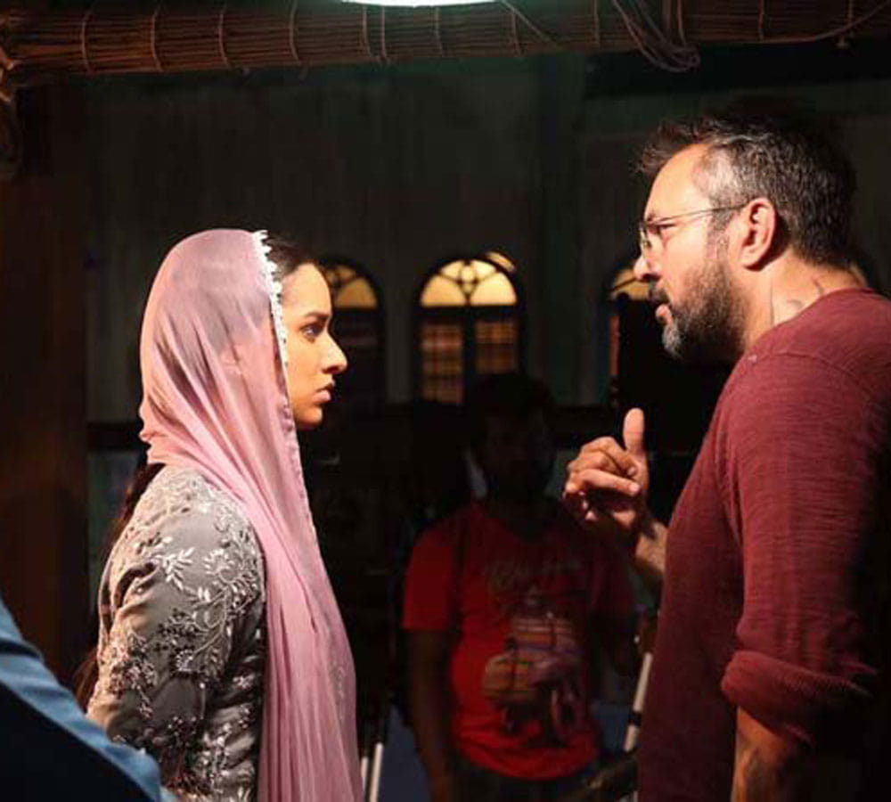 film based on haseena parker see shraddha kapoor pics from the set