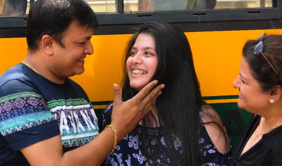 CBSE 10th 2017 result passing students celebration