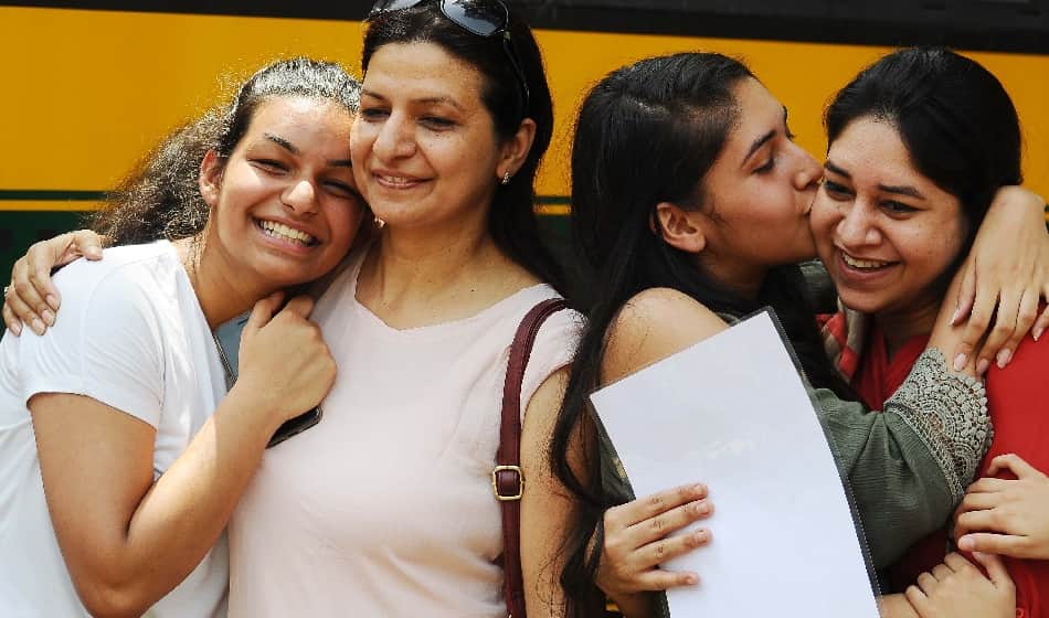 CBSE 10th 2017 result passing students celebration