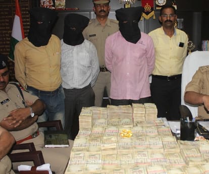 1 crore old currency seized by lucknow gazipur police