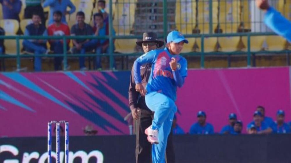 sachin tendulkar praised cricketer ekta bisht on twitter