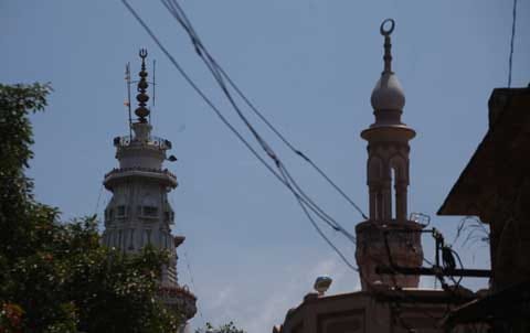 Hindus and Muslims agreed to remove loudspeaker from temples and mosques in muradabad village
