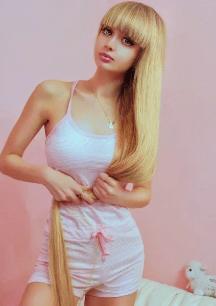 26 year old girl is so beautiful that she is not allowed to go outside