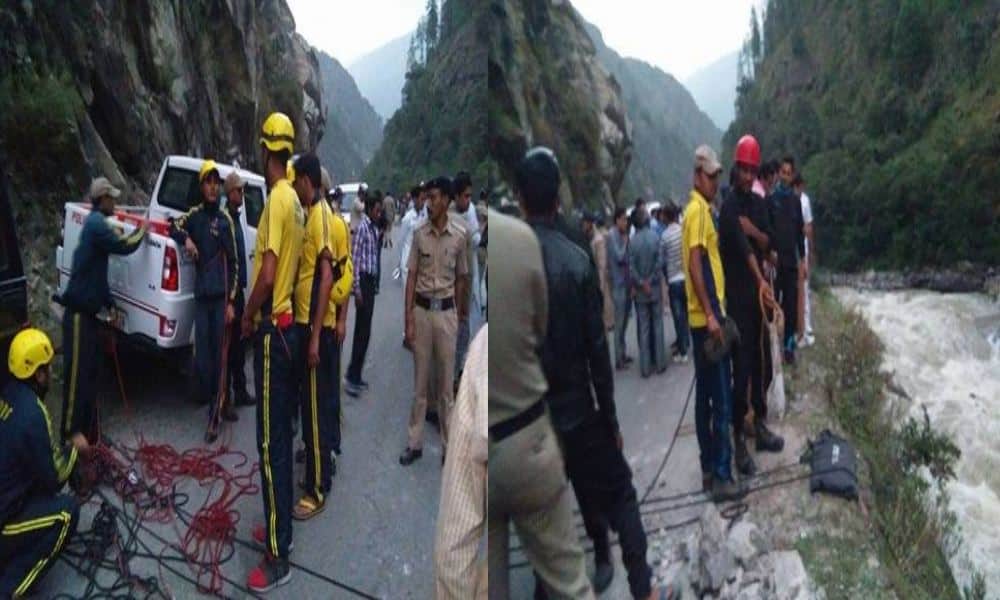 photos of max fell into ditch in uttarkashi