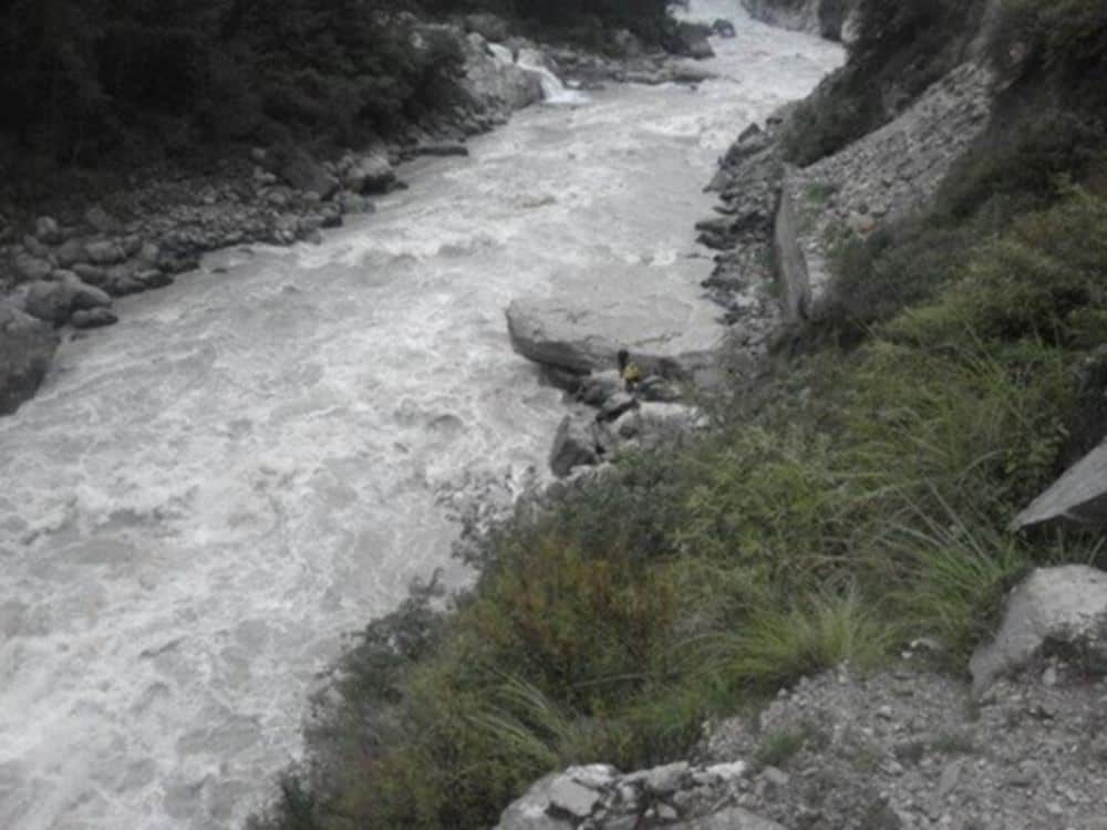 photos of max fell into ditch in uttarkashi