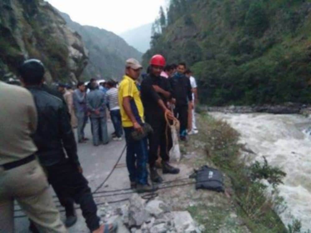 photos of max fell into ditch in uttarkashi