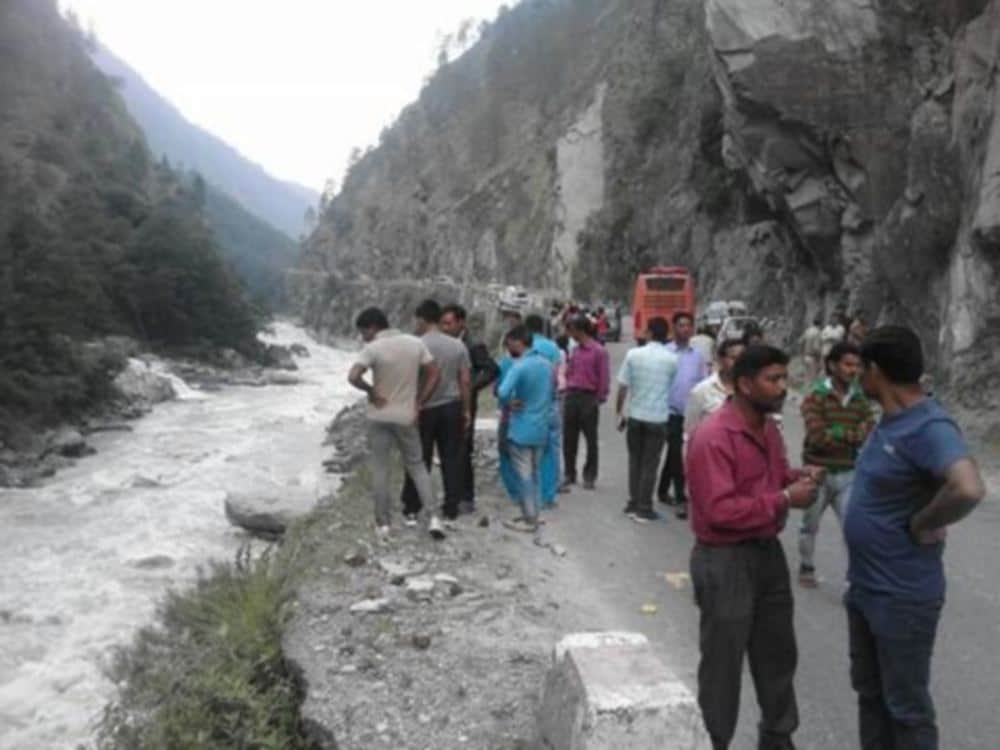 photos of max fell into ditch in uttarkashi