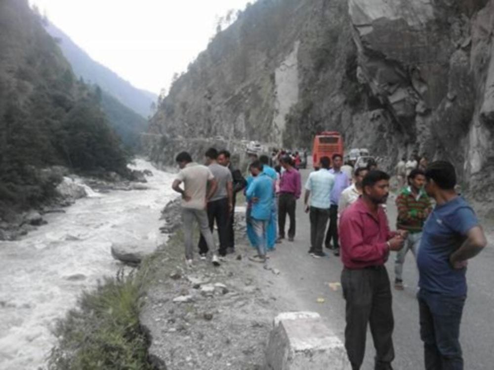 photos of max fell into ditch in uttarkashi