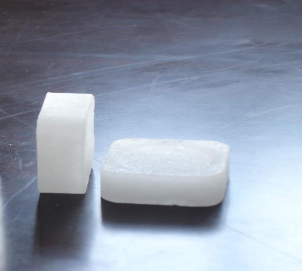 camphor can solve your money problem and vaastu dosh