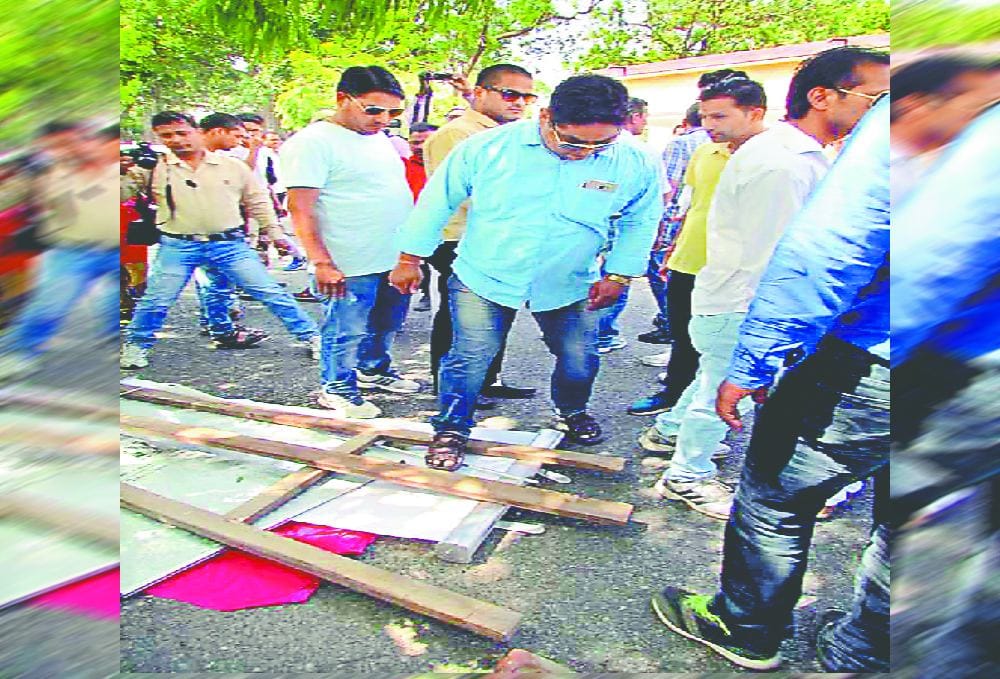 ruckus in bjp program in ramnagar 