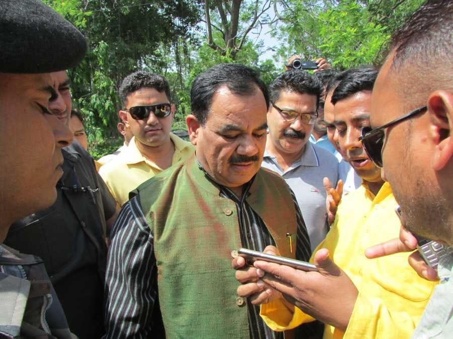bjp worker bad attitude in program