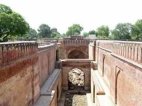 india's haunted place bawri of rohtak
