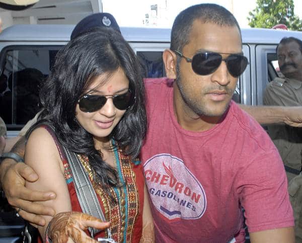 mahendra singh dhoni and sakshi love story