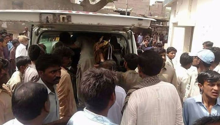 Pakistan sewer cleaner dies as doctor refuses to touch his dirty body