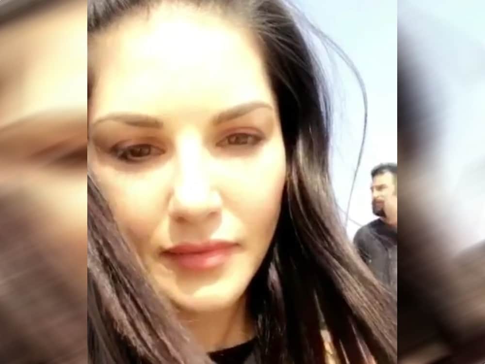 sunny leone makes a new friend bella during mtv roadies shooting