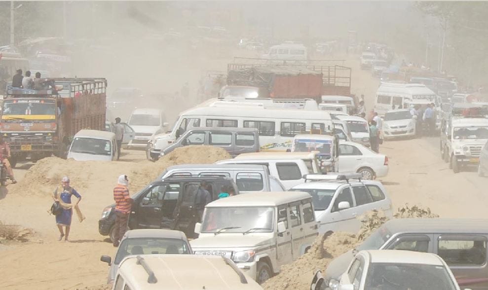 photos of traffic jam on Delhi Haridwar National Highway