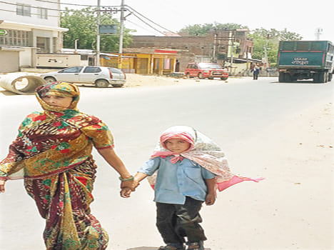 people suffered with hot summer