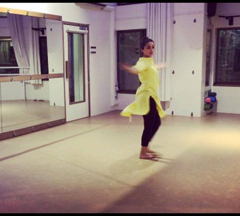 bollywood actress alia bhatt shared photo on instagram learning kathak