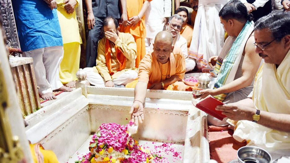 yogi adityanath birthday special story