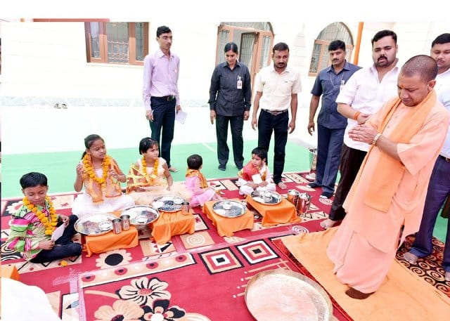 up cm adityanath simple life style