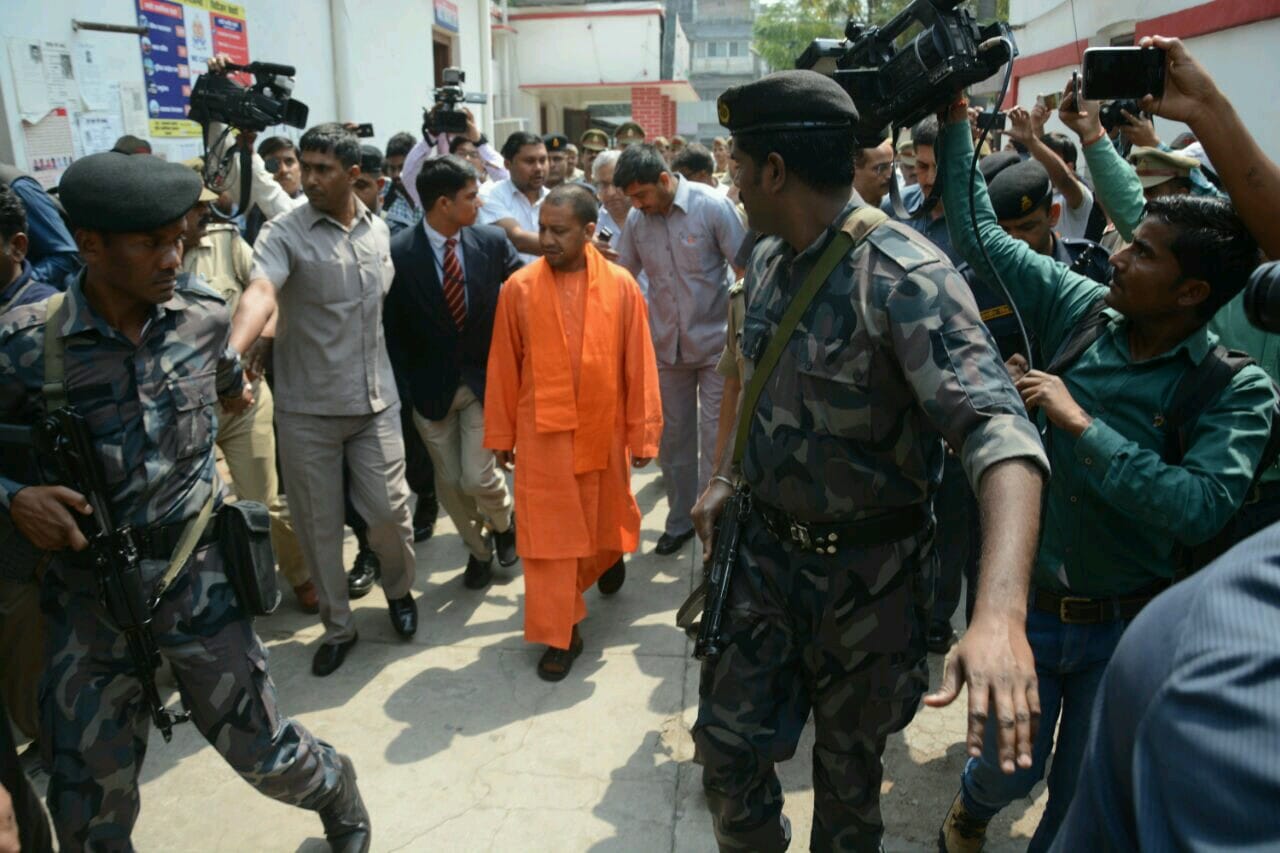 up cm adityanath simple life style