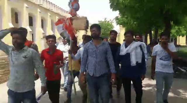 congress student wing opposed cow slaughtering in agra