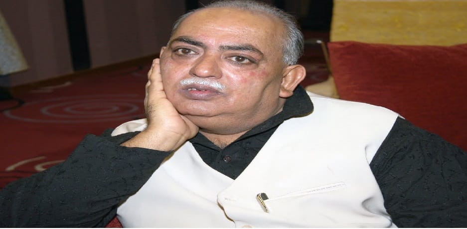 Poet Munawar Rana says Pen is for writing truth Telling truth and writing the truth will not stop