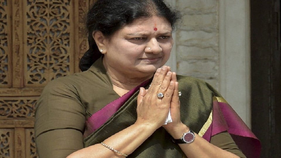 AIADMK faction war, Sasikala remote control Tamil nadu government
