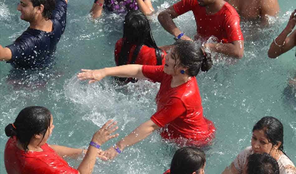 Scorching heat made record in delhi know the way how to protect you from heat