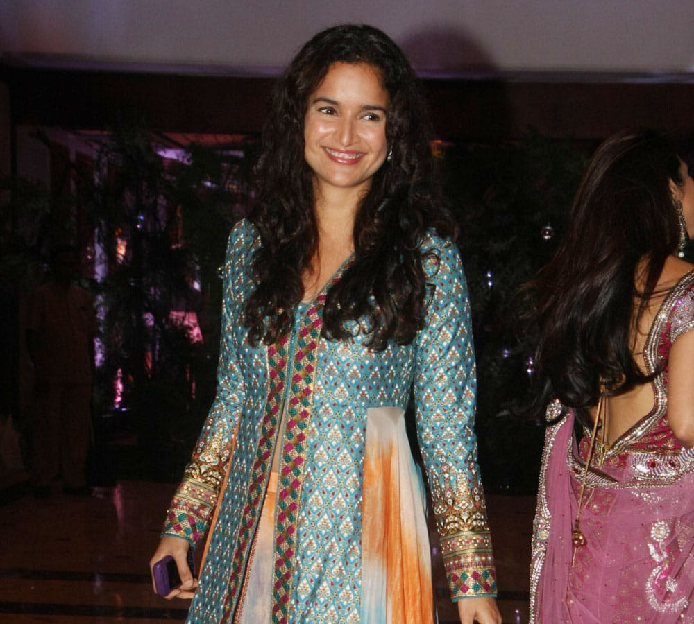 sushma reddy sister of sameera reddy worked with shahid kapoor and kareena kapoor in chup chup ke