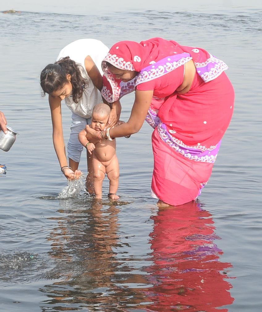 स्नान, ध्यान और दान के साथ मना गंगा दशहरा