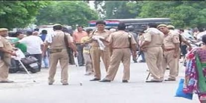 Yogi ji Available for Anti-Romeo Squad, SSI stranded in sting