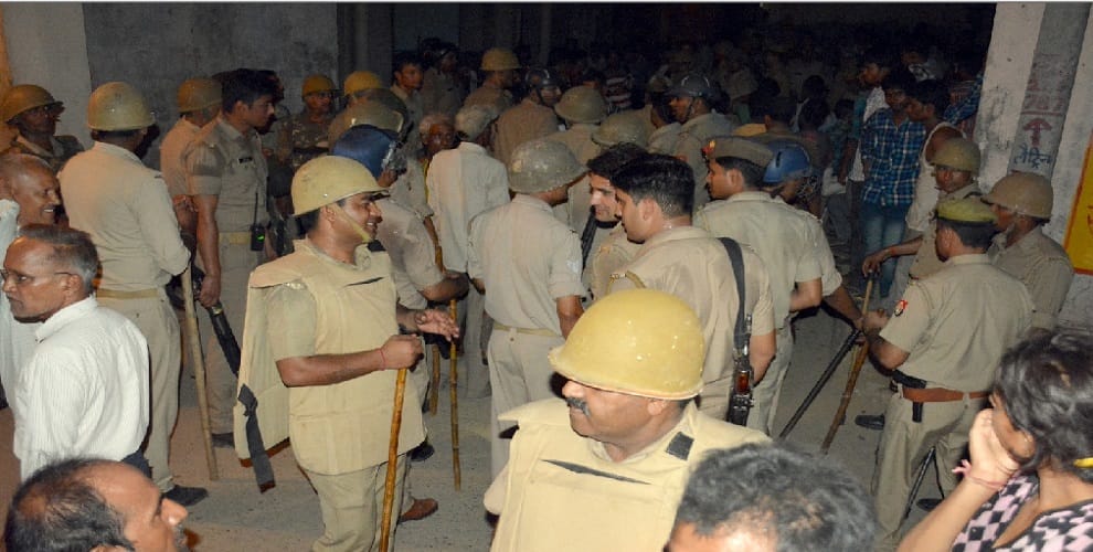 Muzaffarnagar in again bawal, fire in the house, officer posted