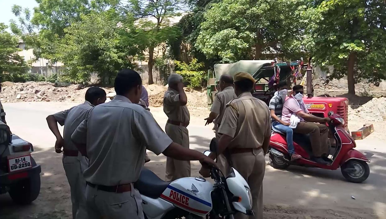 Disturbed by the driver's movements, additional collector removed air of tractor in alwar