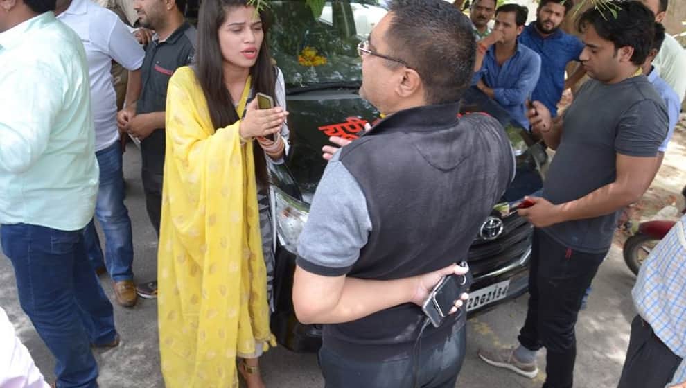 former block pramukh daughter in law sitting on dharna against dowry in ghaziabad