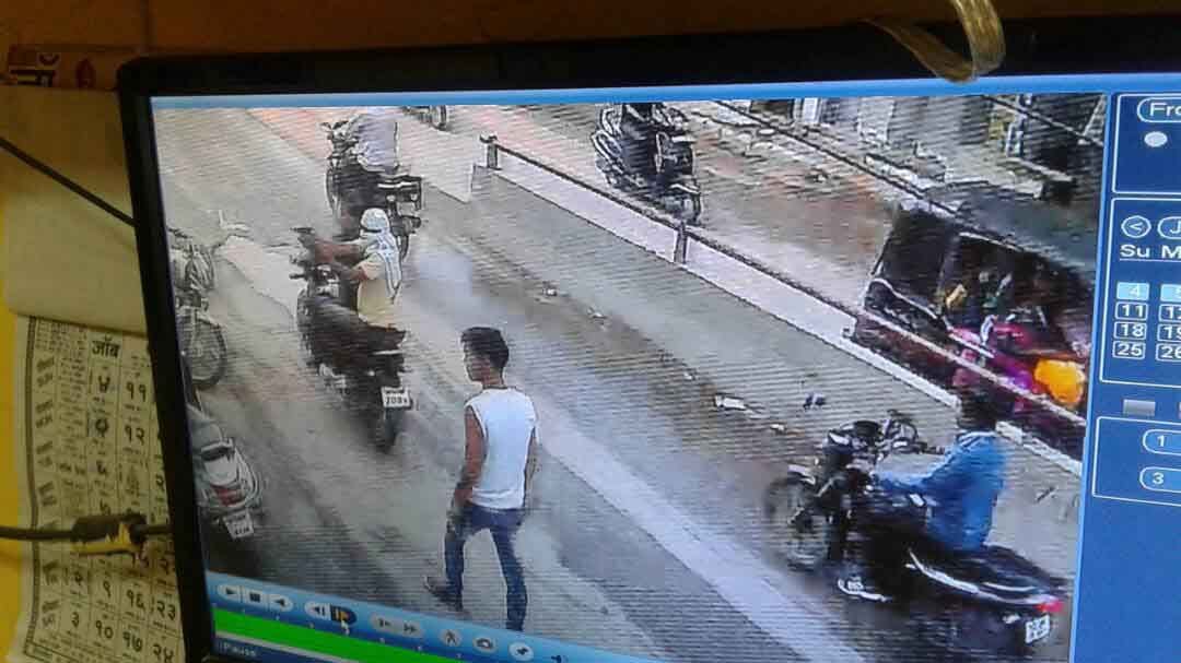 firing on jewellers at varanasi