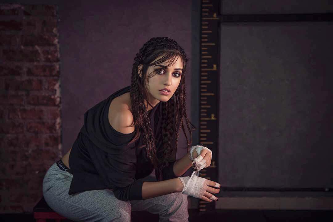 disha patani shares the photo with tiger shroff sister krishna shroff