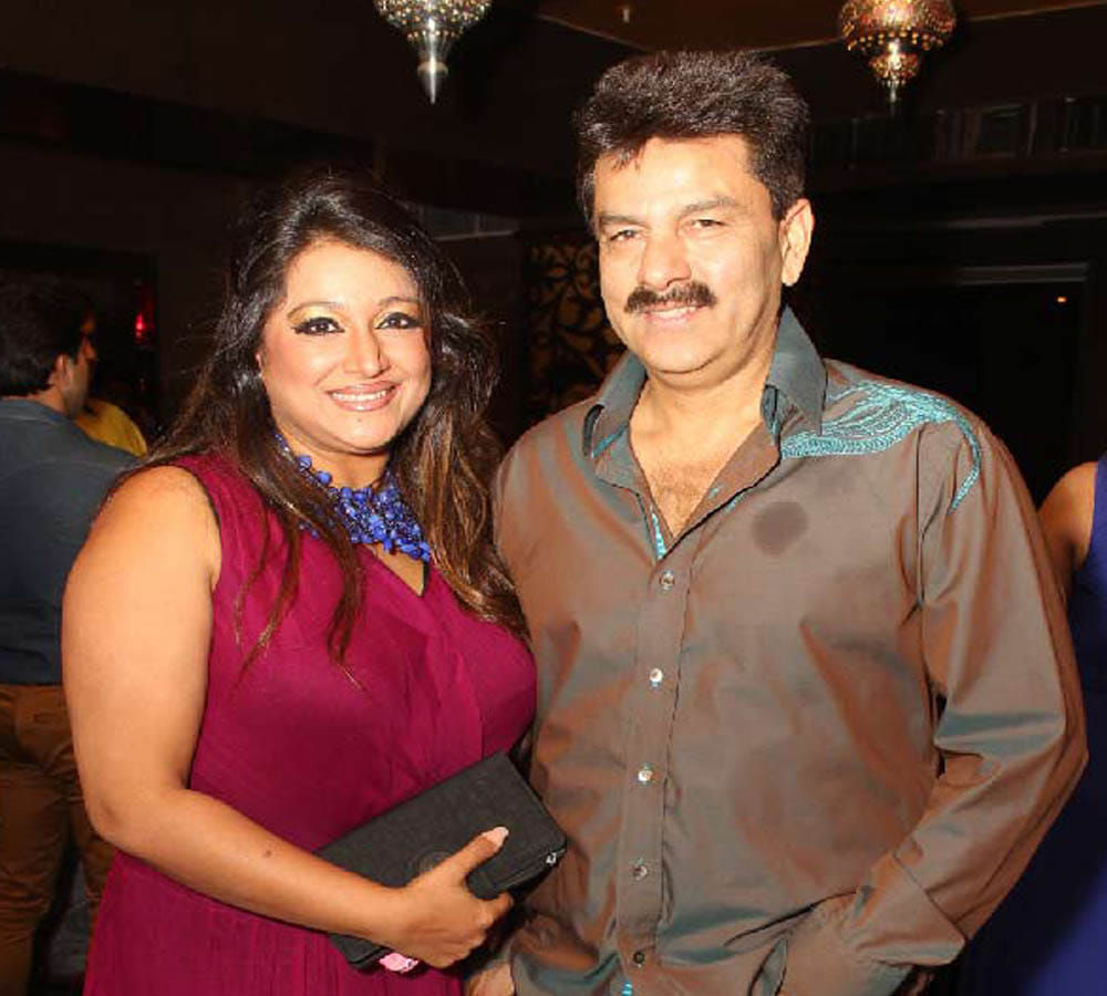 Robbery with ex Cricketer manoj prabhakar wife Farheen Prabhakar in Delhi
