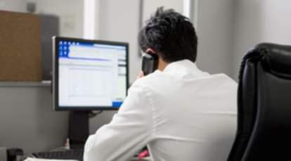 पॉलिसी मेच्योर कराने के नाम पर लाखों की ठगी