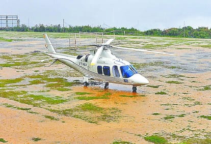 helicopter stranded due to bad weather in uttarakhand