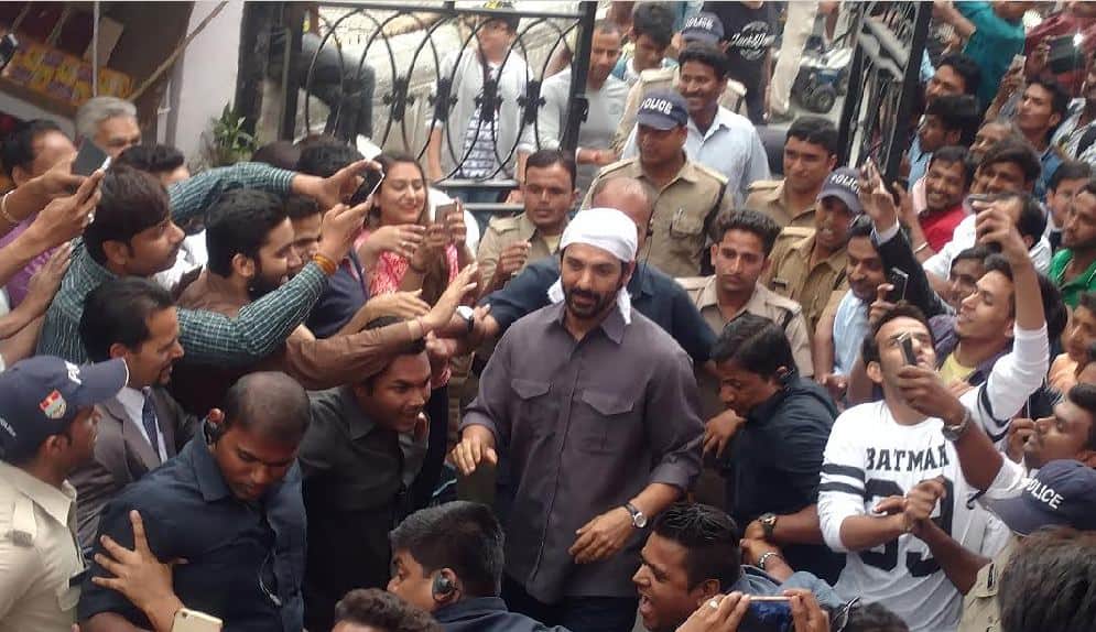 bollywood actor john abraham reached mussoorie for shooting 