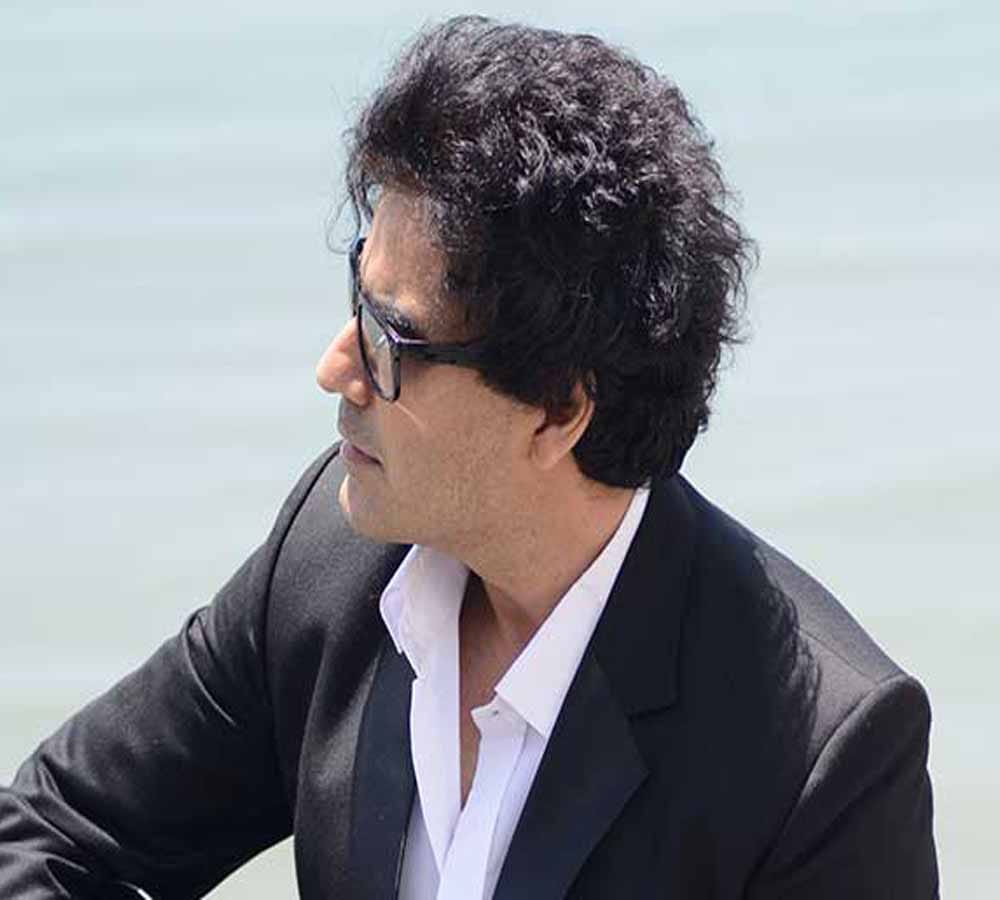 Popular TV actor Karan Oberoi a reigning star of indie music industry band of boys