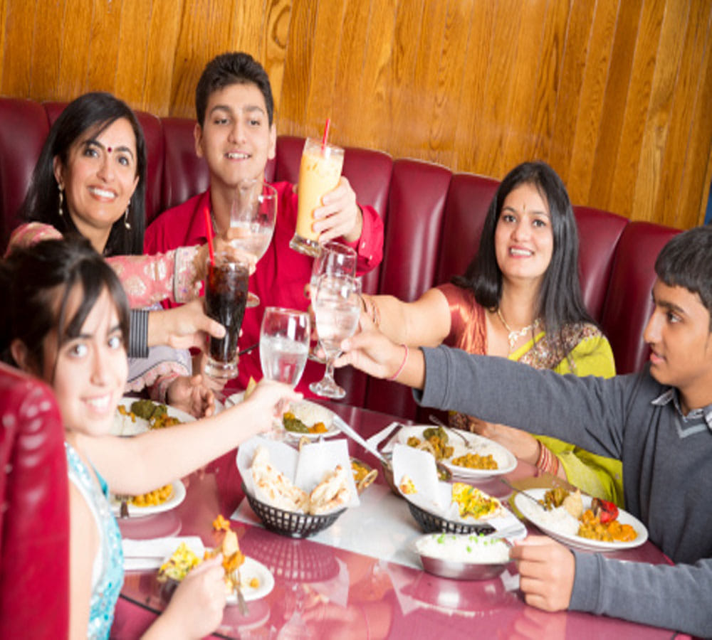 These Things Can Embarrass You In Restaurant, Stop Them Immediately