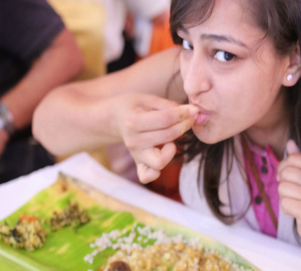 These Things Can Embarrass You In Restaurant, Stop Them Immediately