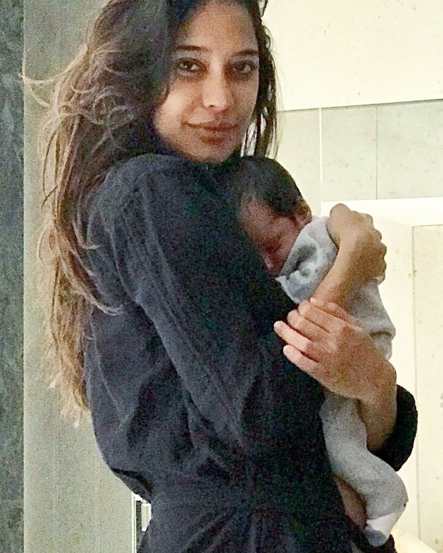 Lisa Haydon speaks about breastfeeding