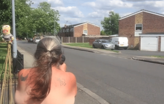 woman became internet sensation for traffic control using hair drier