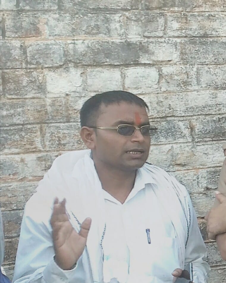 nathuram of agra was arrested as a fake rto 