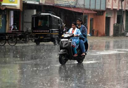 rain in varanasi toady