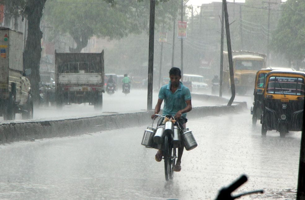 Rain monsoon arrive rain temperature decrease weather change in varanasi purvanchal